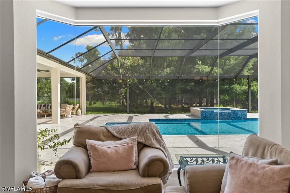 Livingston Woods Lane Naples, FL 34109