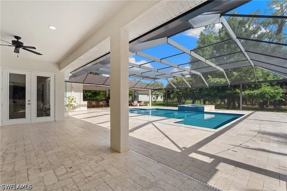 Livingston Woods Lane Naples, FL 34109