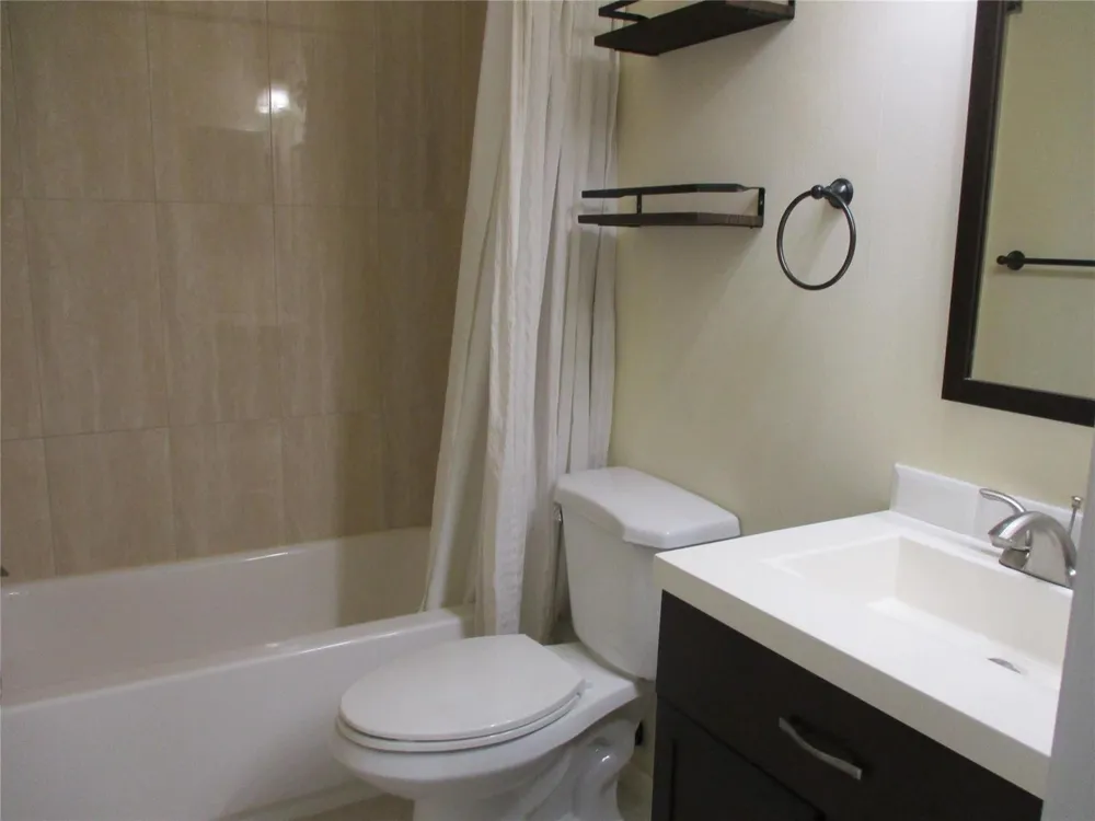 22053 PALMS WAY #203 Boca Raton, FL 33433