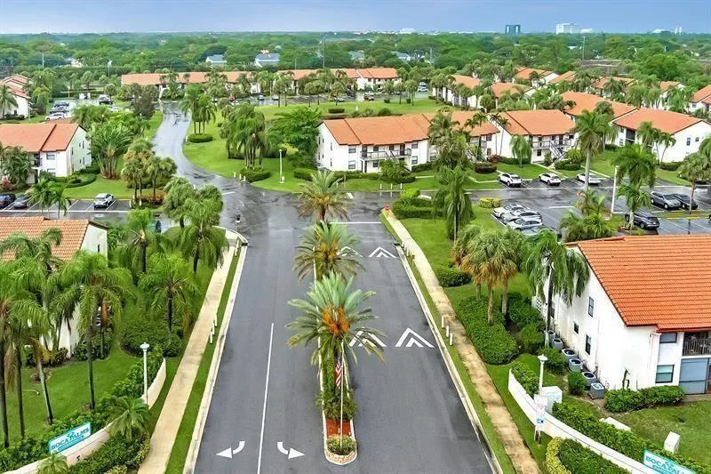 22053 PALMS WAY #203 Boca Raton, FL 33433