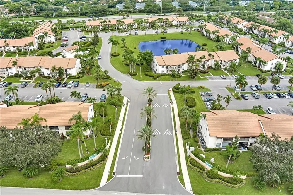 22053 PALMS WAY #203 Boca Raton, FL 33433