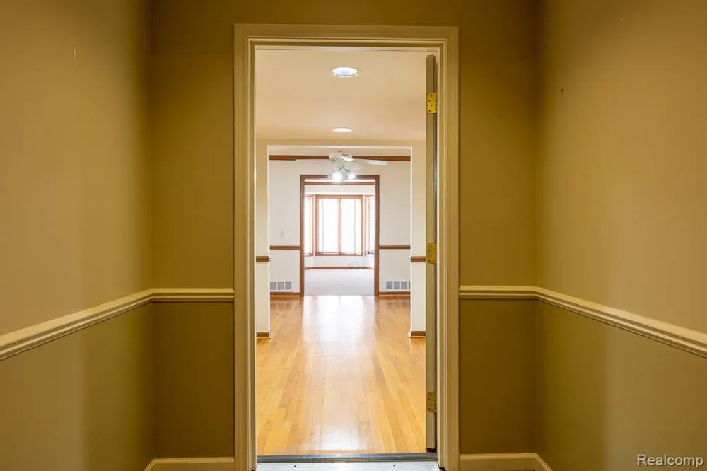 789 Deer Court Plymouth City, MI 48170