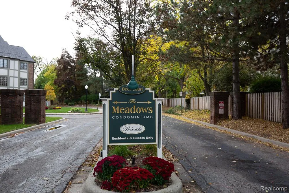 789 Deer Court Plymouth City, MI 48170