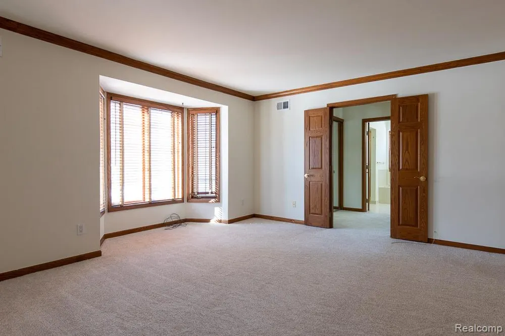 789 Deer Court Plymouth City, MI 48170