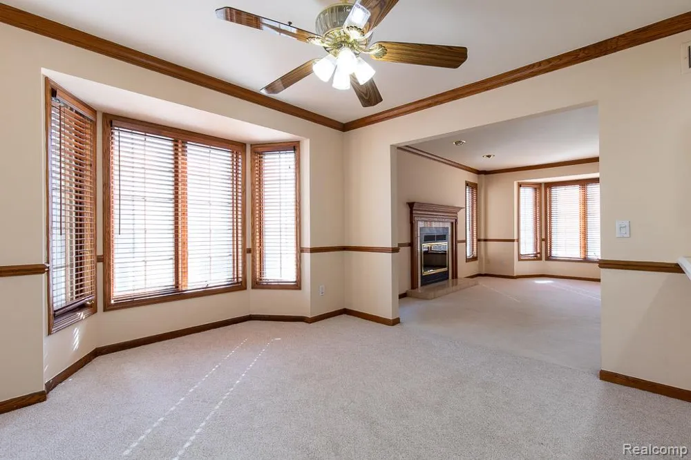 789 Deer Court Plymouth City, MI 48170