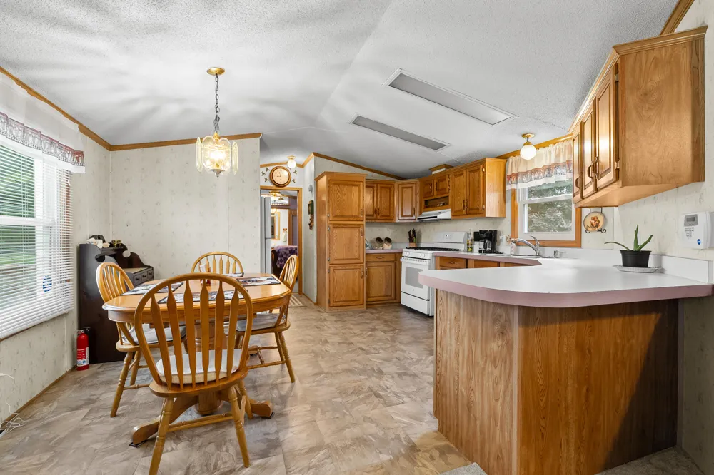 65383 48th Avenue Hartford Township, MI 49057