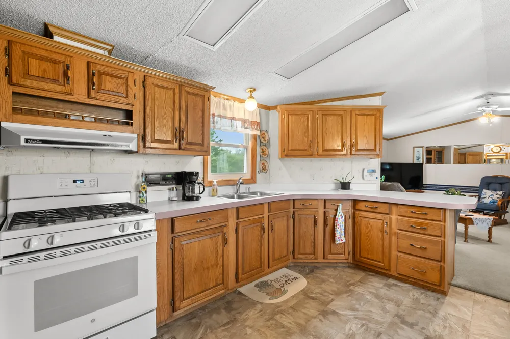 65383 48th Avenue Hartford Township, MI 49057