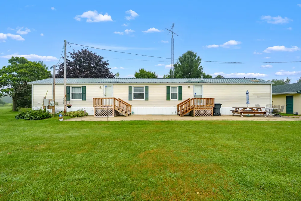 65383 48th Avenue Hartford Township, MI 49057