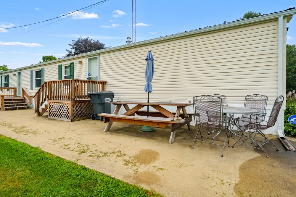 65383 48th Avenue Hartford Township, MI 49057