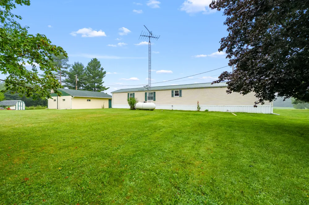 65383 48th Avenue Hartford Township, MI 49057