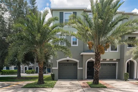 528 VINCINDA CREST WAY