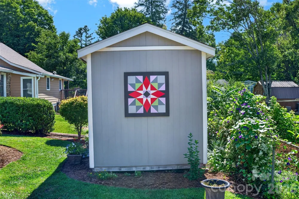 206 Kerlee Heights Road Black Mountain, NC 28711