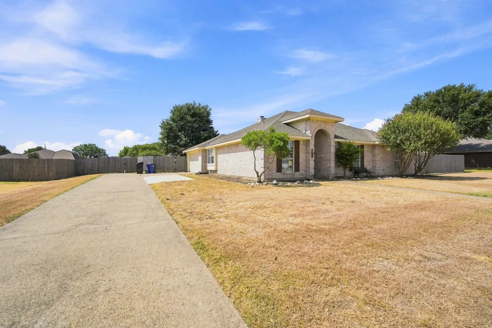760 S Ridge Drive Midlothian, TX 76065