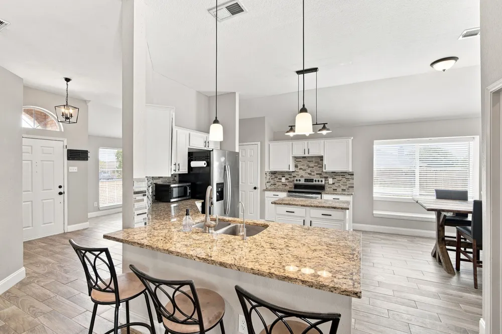 760 S Ridge Drive Midlothian, TX 76065