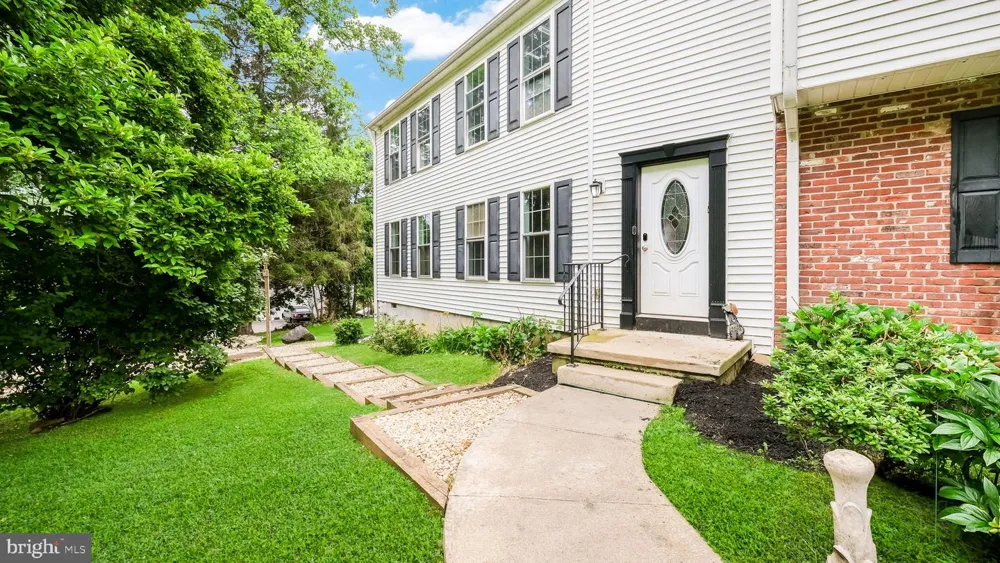 4 MENDENHALL DRIVE Glen Mills, PA 19342
