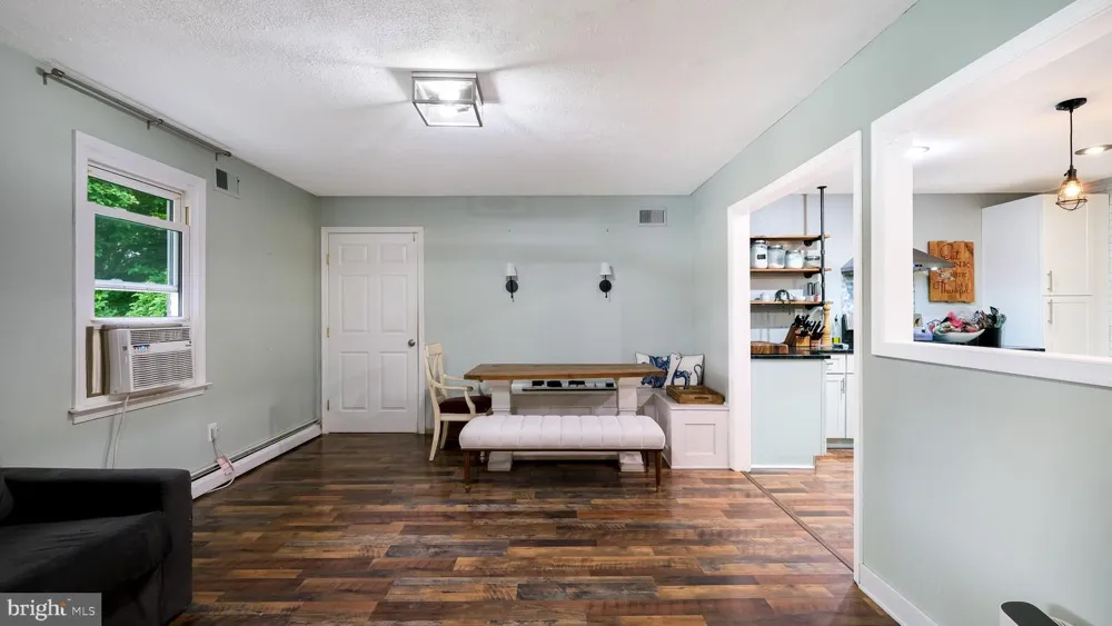 4 MENDENHALL DRIVE Glen Mills, PA 19342