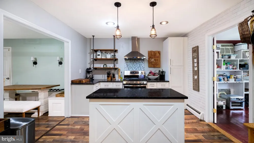 4 MENDENHALL DRIVE Glen Mills, PA 19342