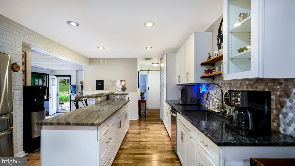 4 MENDENHALL DRIVE Glen Mills, PA 19342