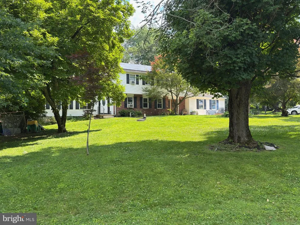 4 MENDENHALL DRIVE Glen Mills, PA 19342