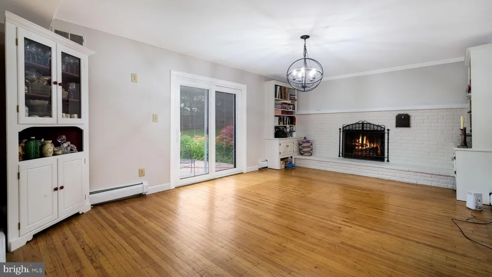 4 MENDENHALL DRIVE Glen Mills, PA 19342