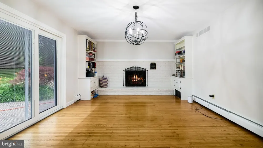 4 MENDENHALL DRIVE Glen Mills, PA 19342