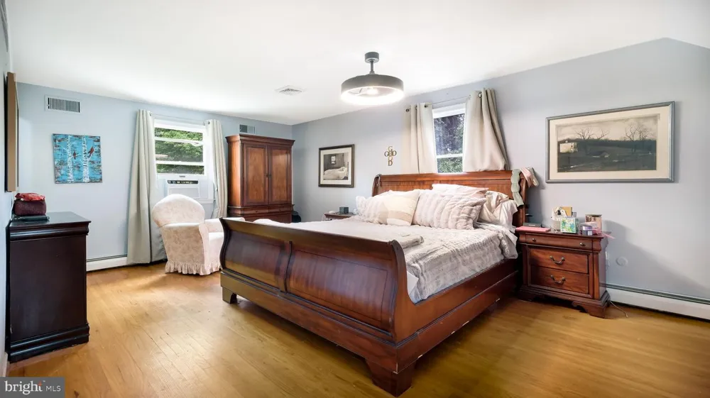 4 MENDENHALL DRIVE Glen Mills, PA 19342
