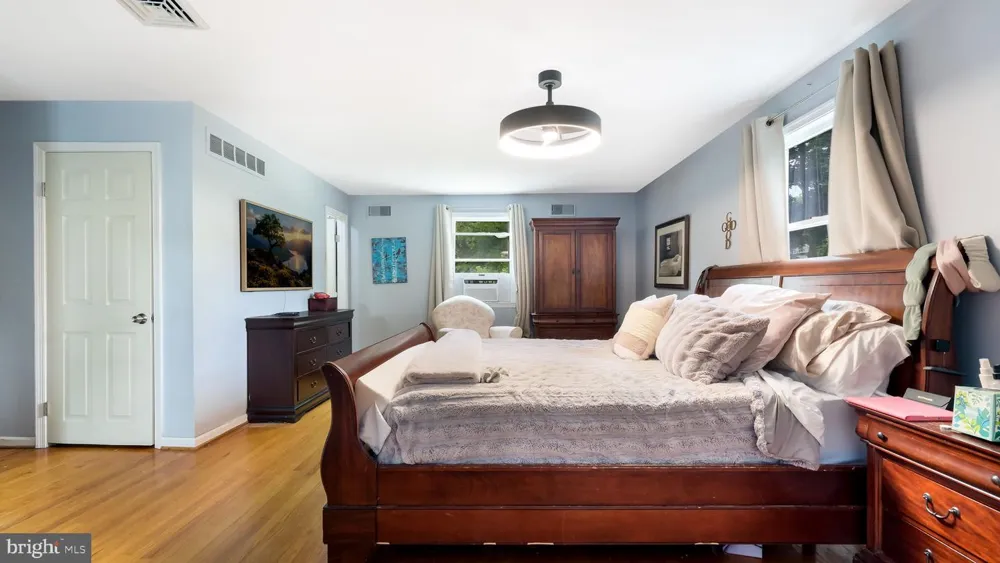 4 MENDENHALL DRIVE Glen Mills, PA 19342