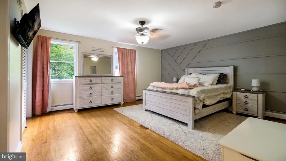 4 MENDENHALL DRIVE Glen Mills, PA 19342