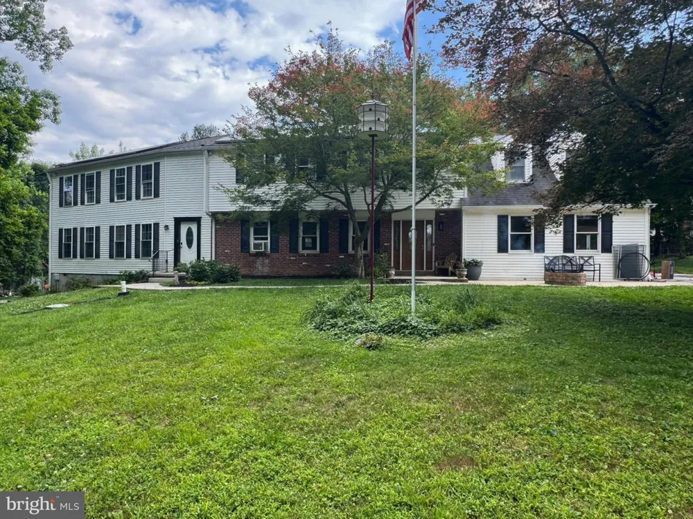 4 MENDENHALL DRIVE Glen Mills, PA 19342