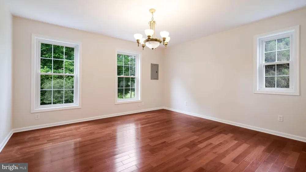 4 MENDENHALL DRIVE Glen Mills, PA 19342
