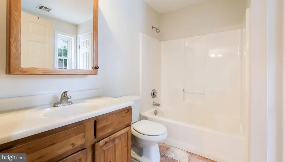 4 MENDENHALL DRIVE Glen Mills, PA 19342