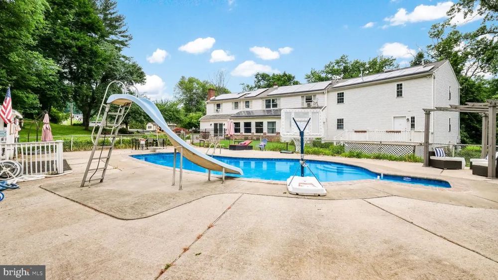 4 MENDENHALL DRIVE Glen Mills, PA 19342