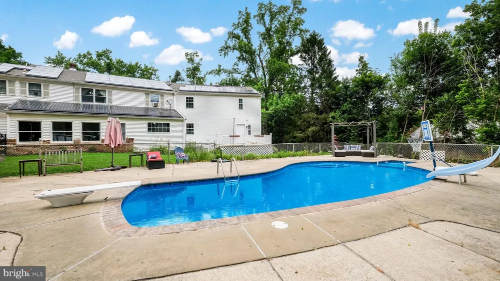 4 MENDENHALL DRIVE Glen Mills, PA 19342