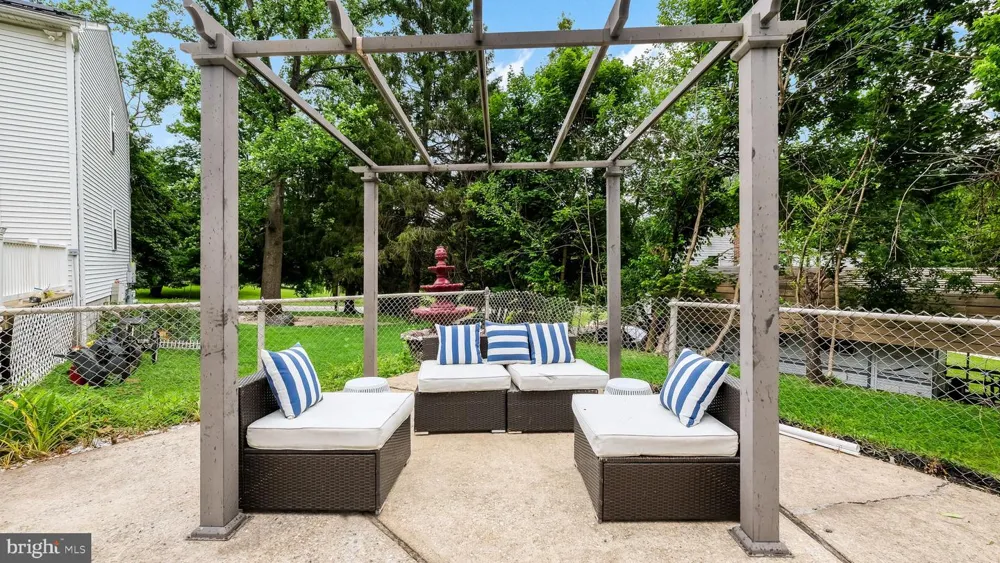 4 MENDENHALL DRIVE Glen Mills, PA 19342