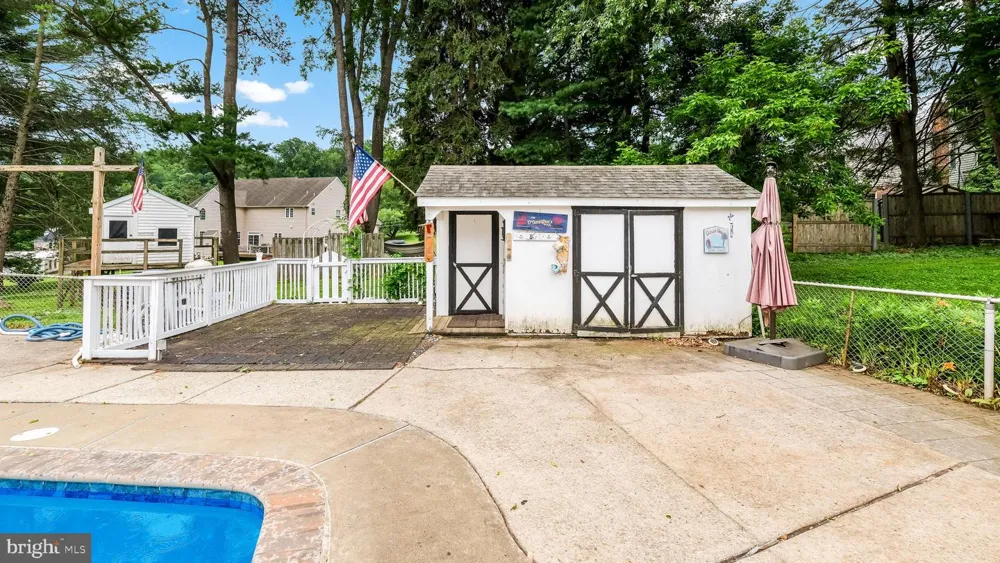 4 MENDENHALL DRIVE Glen Mills, PA 19342