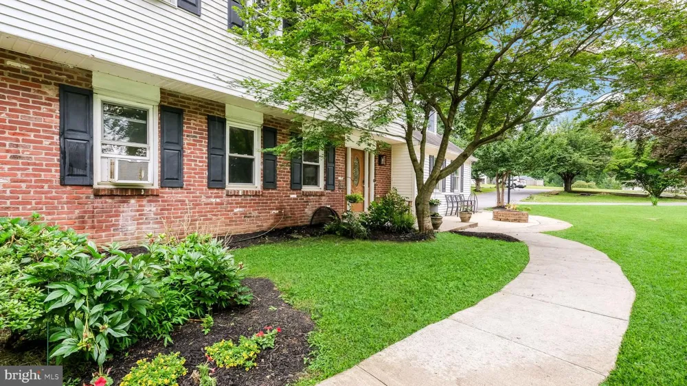4 MENDENHALL DRIVE Glen Mills, PA 19342