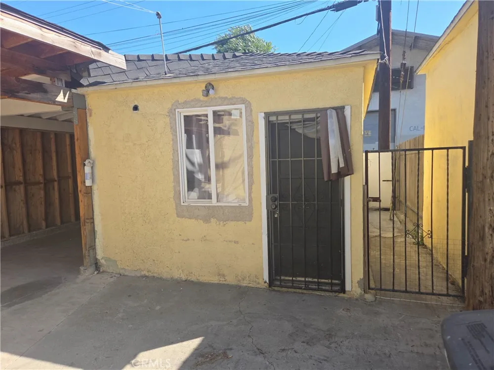 4910 NOBEL STREET Commerce, CA 90040