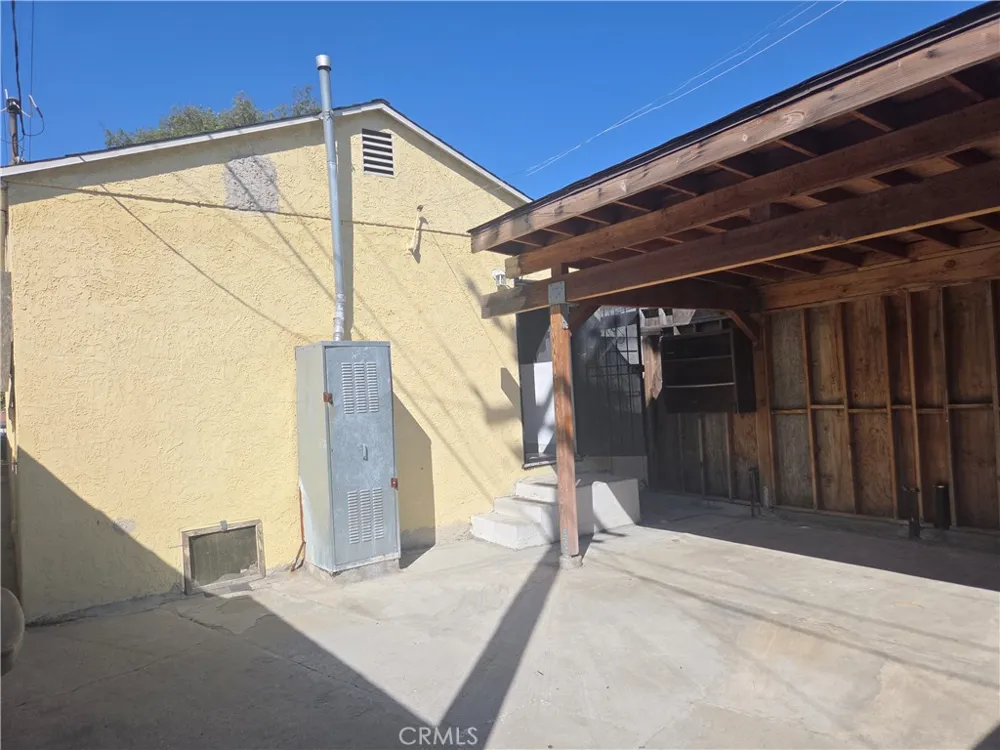 4910 NOBEL STREET Commerce, CA 90040