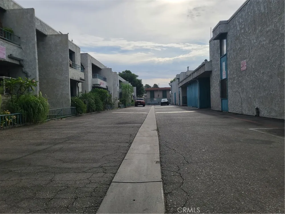 8847 Willis Avenue #D01 Panorama City, CA 91402