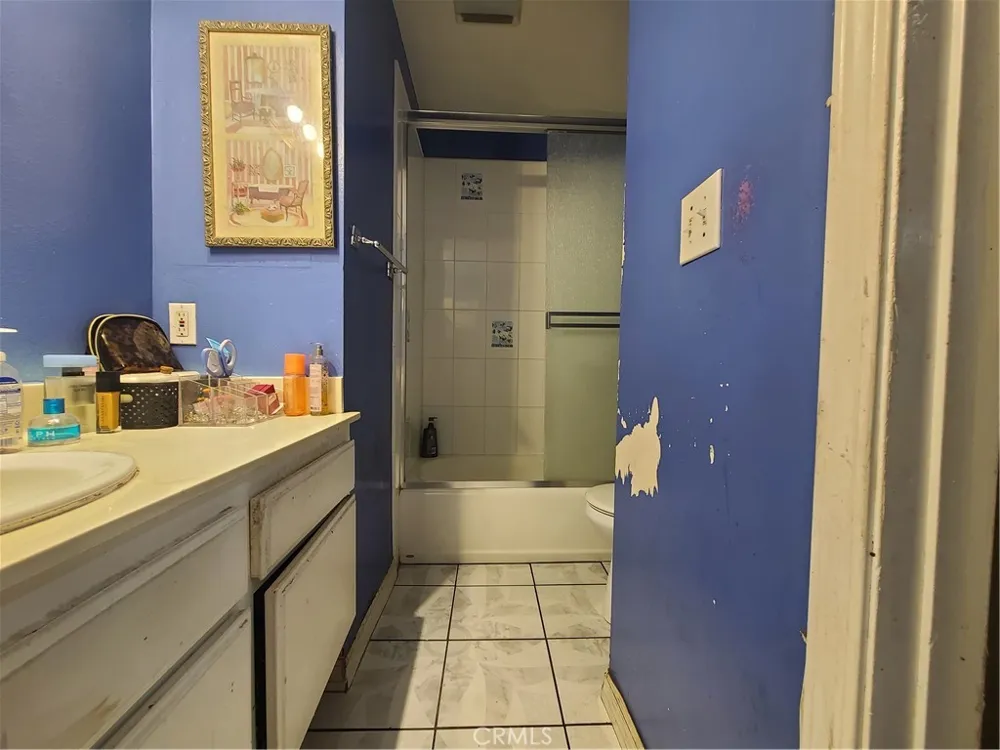 8847 Willis Avenue #D01 Panorama City, CA 91402
