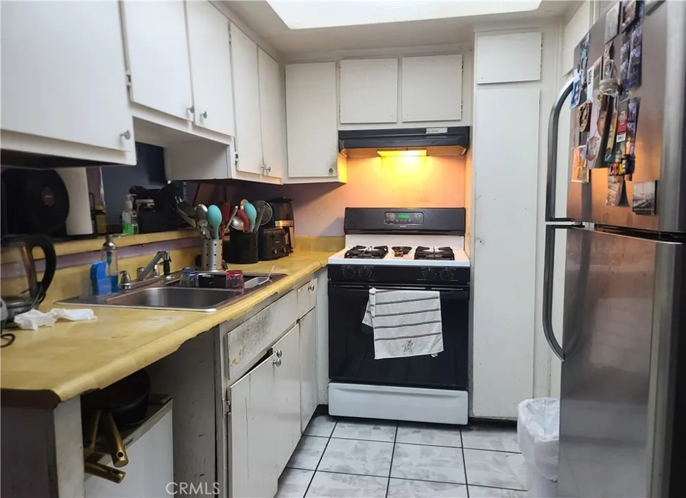 8847 Willis Avenue #D01 Panorama City, CA 91402