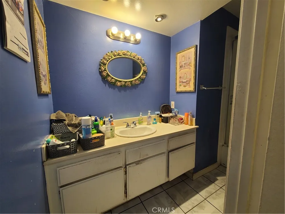 8847 Willis Avenue #D01 Panorama City, CA 91402