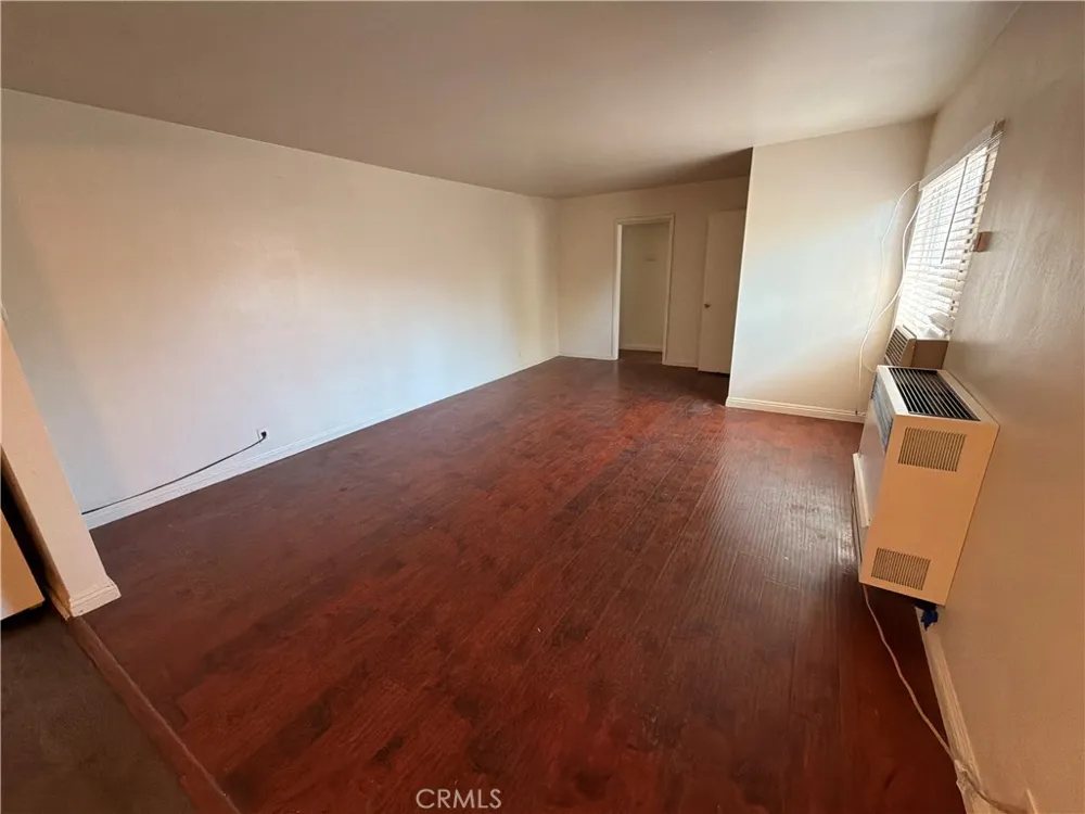 114 Lewis Lake Elsinore, CA 92530