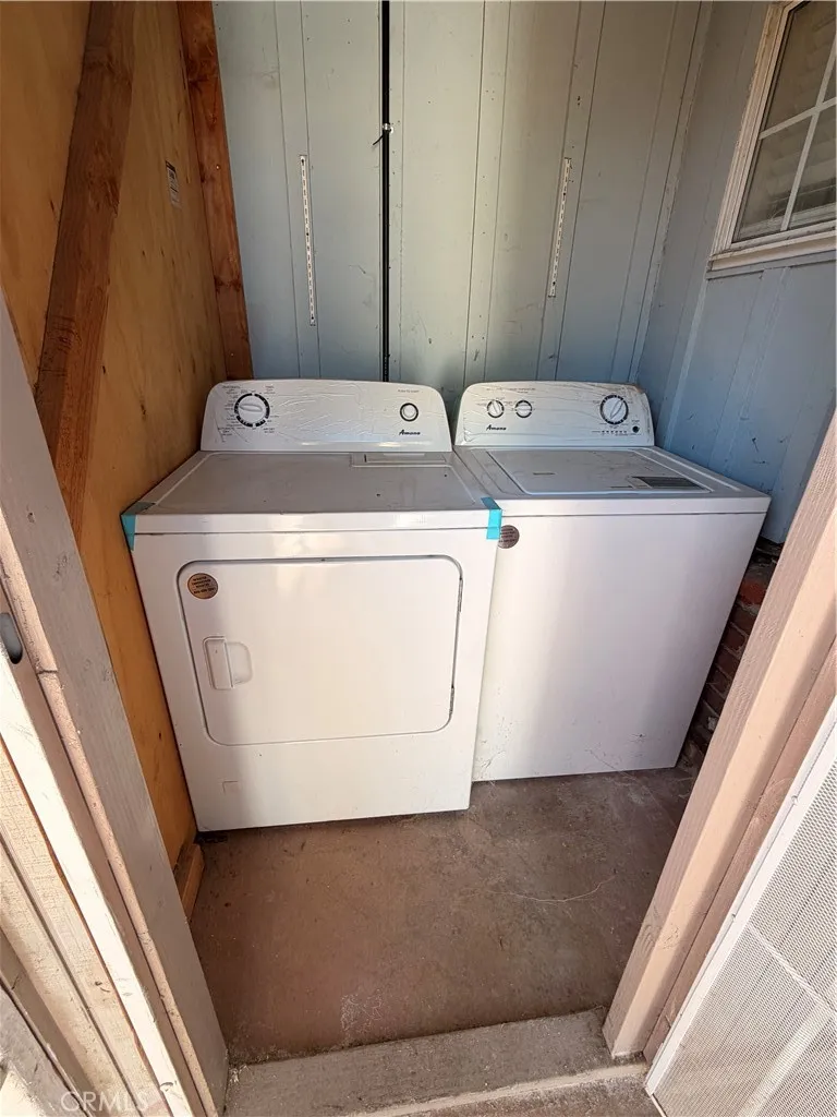 114 Lewis Lake Elsinore, CA 92530