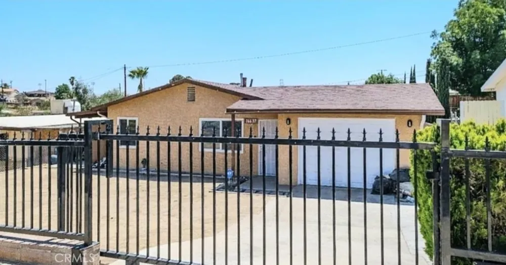 16637 Forrest Victorville, CA 92395
