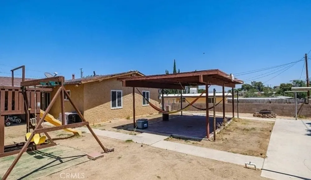16637 Forrest Victorville, CA 92395