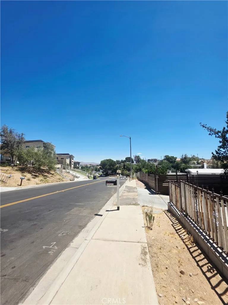 16637 Forrest Victorville, CA 92395