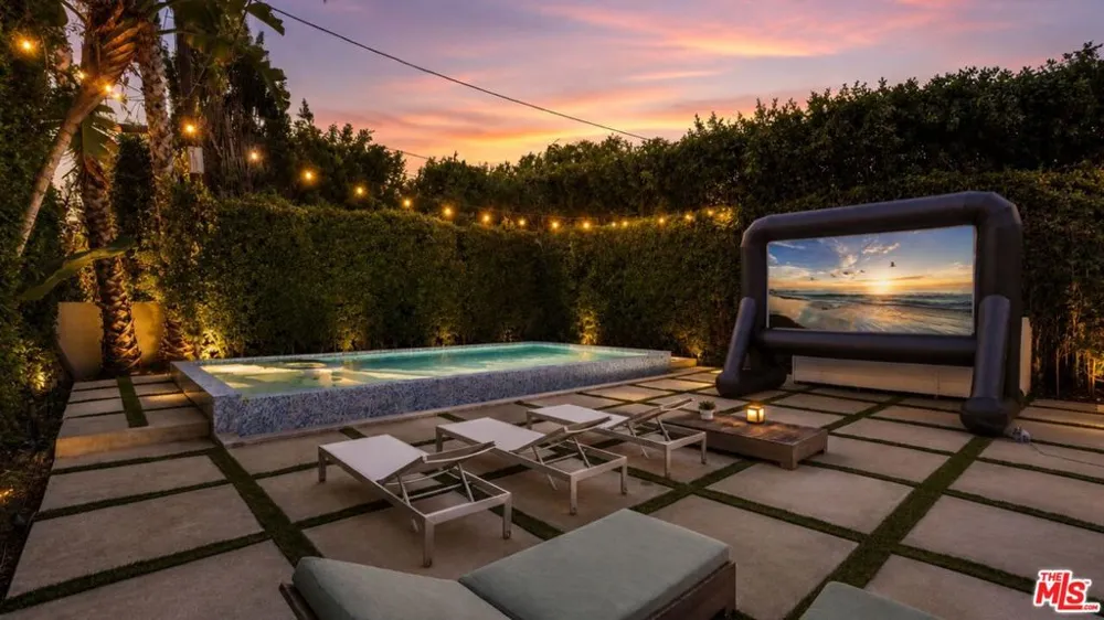 631 Fuller Avenue Los Angeles, CA 90036
