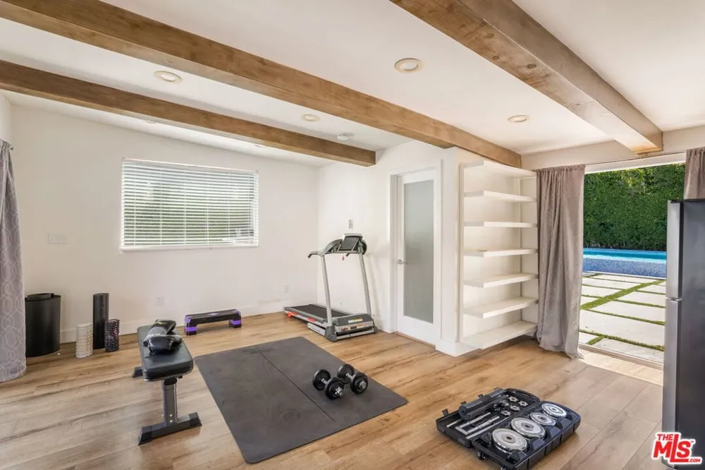 631 Fuller Avenue Los Angeles, CA 90036