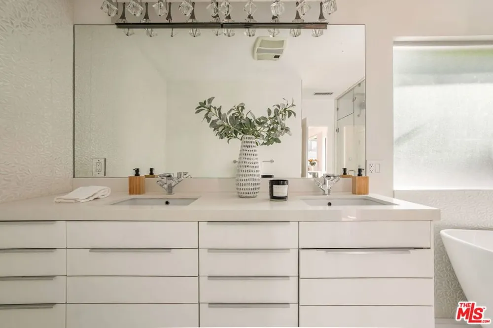 631 Fuller Avenue Los Angeles, CA 90036